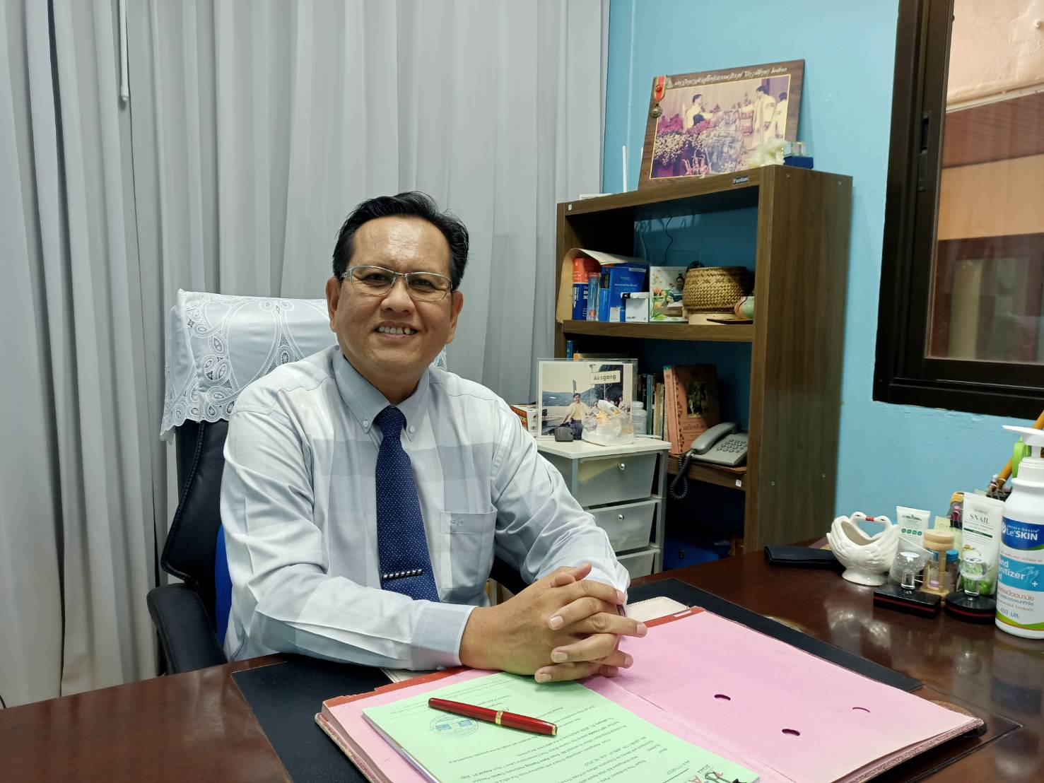 Mr. Alongkorn Phamornpol Mr. Alongkorn Phamornpol