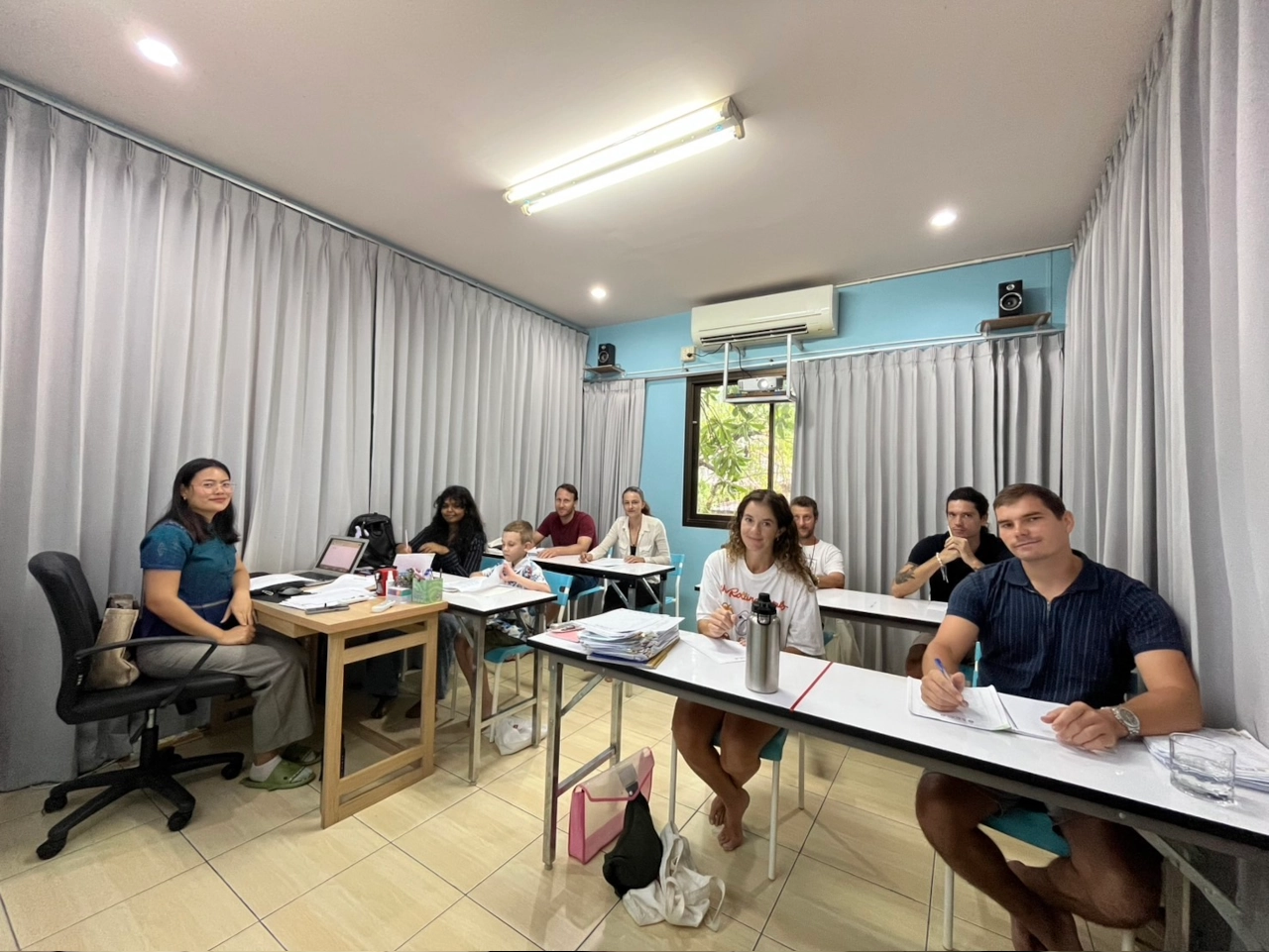 group Thai language learning, private Thai language learning